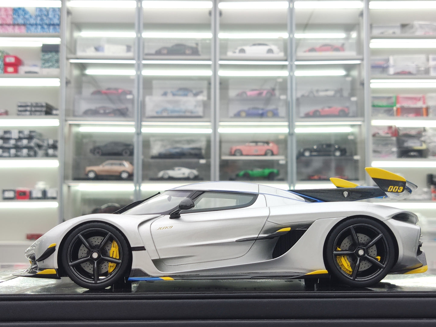 FRONTIART 1/18 Koenigsegg Jesko Attack Moon Silver FA112