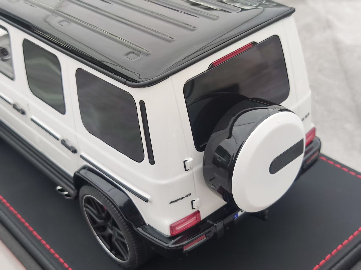 BBA MODEL 1/18 Mercedes-Benz G63 AMG Panda Color Model Car BBA025