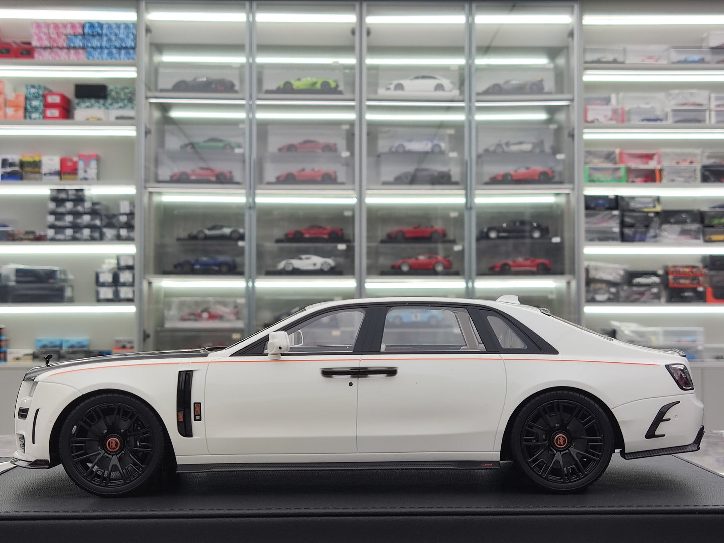 VMB 1/18 Rolls-Royce Ghost White Carbon Hood Simulated Car Model JS-VMB002