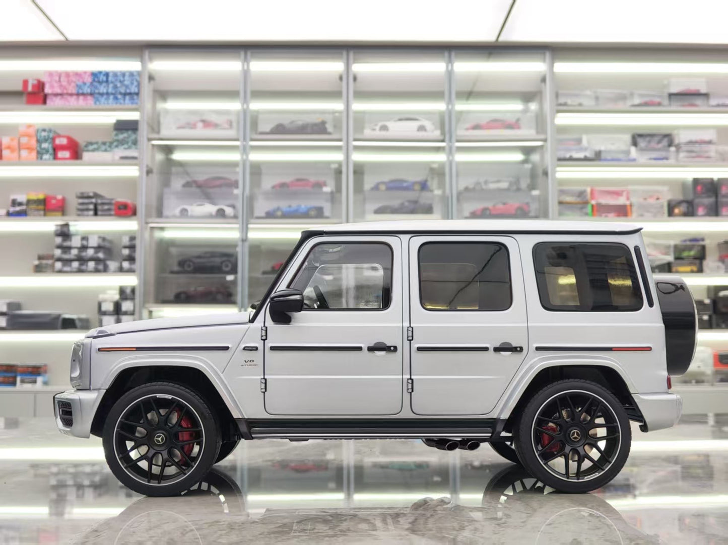 AR 1/18 Mercedes-Benz G63 AMG Silver All-Metal Opening Car Model 820808