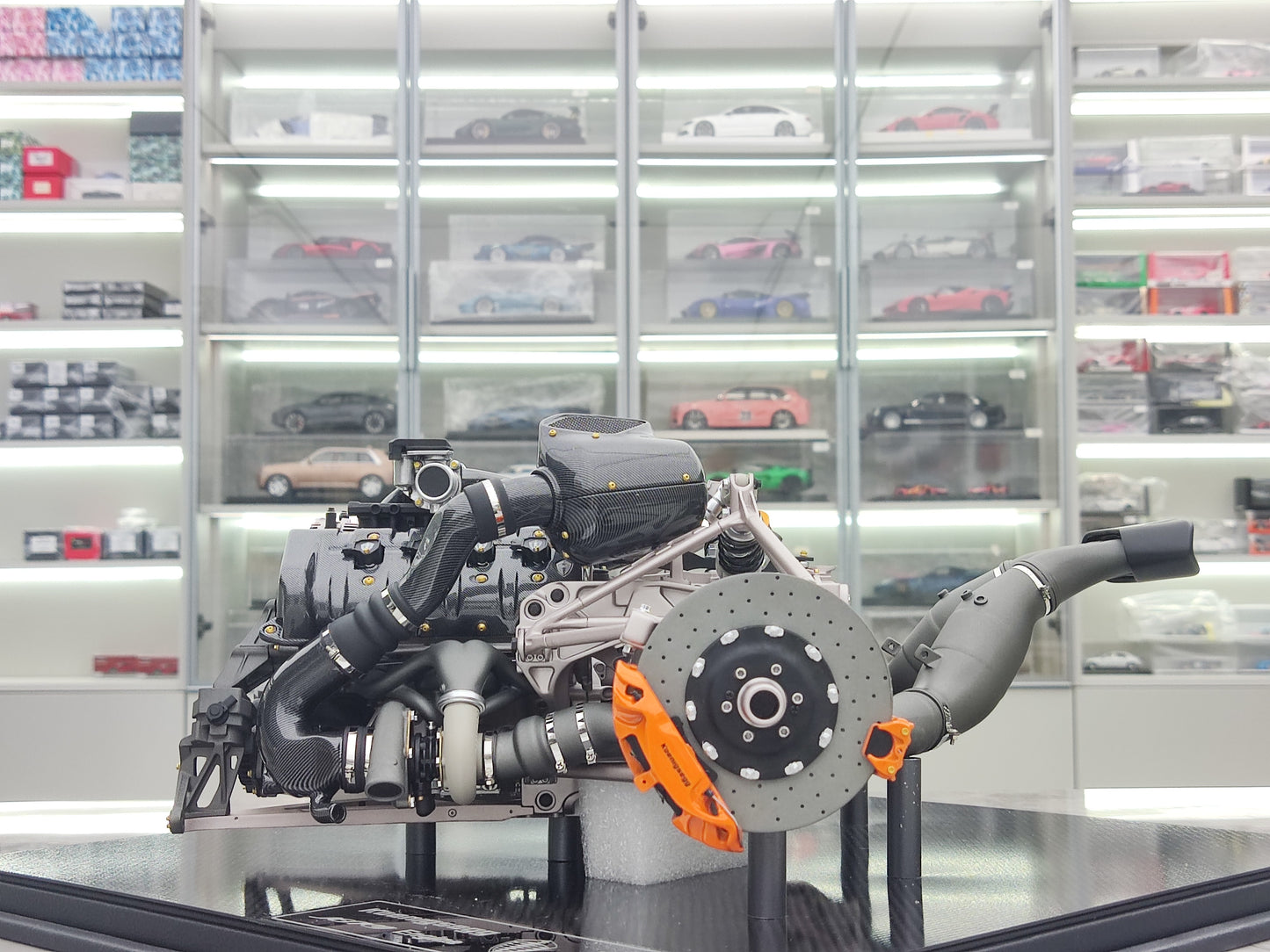 FRONTIART 1/6 Koenigsegg Jesko Engine Black Green FA087