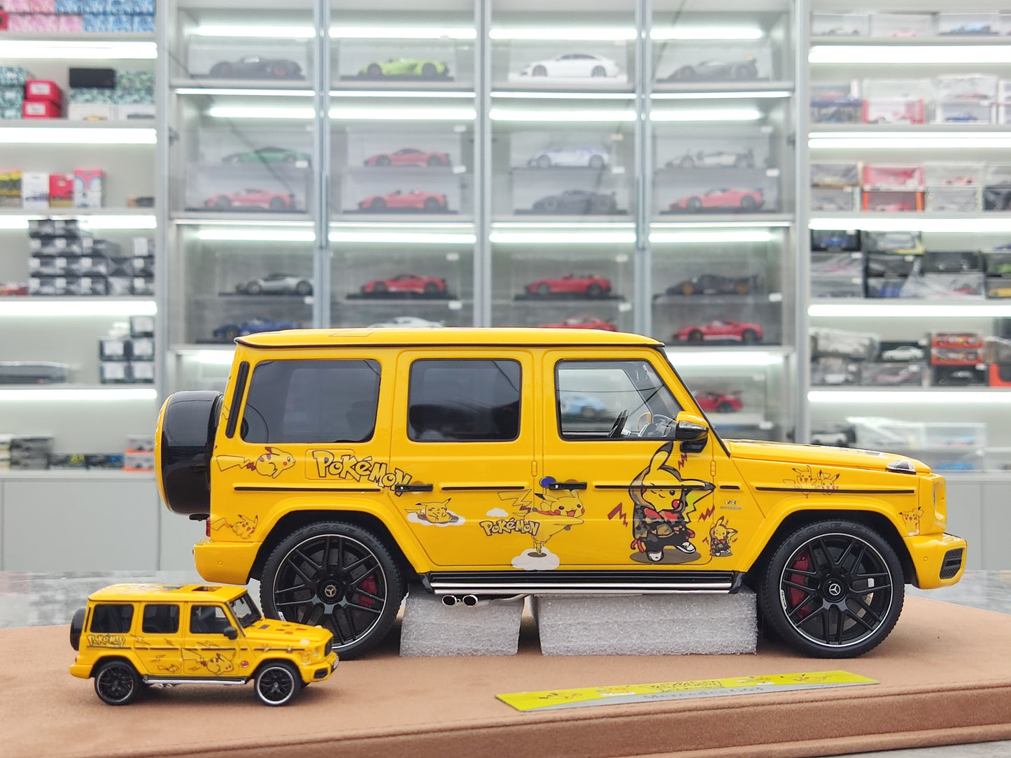 VIP 1/18 Mercedes-Benz G63 Pikachu Set Simulated Car Model JS-VIP001