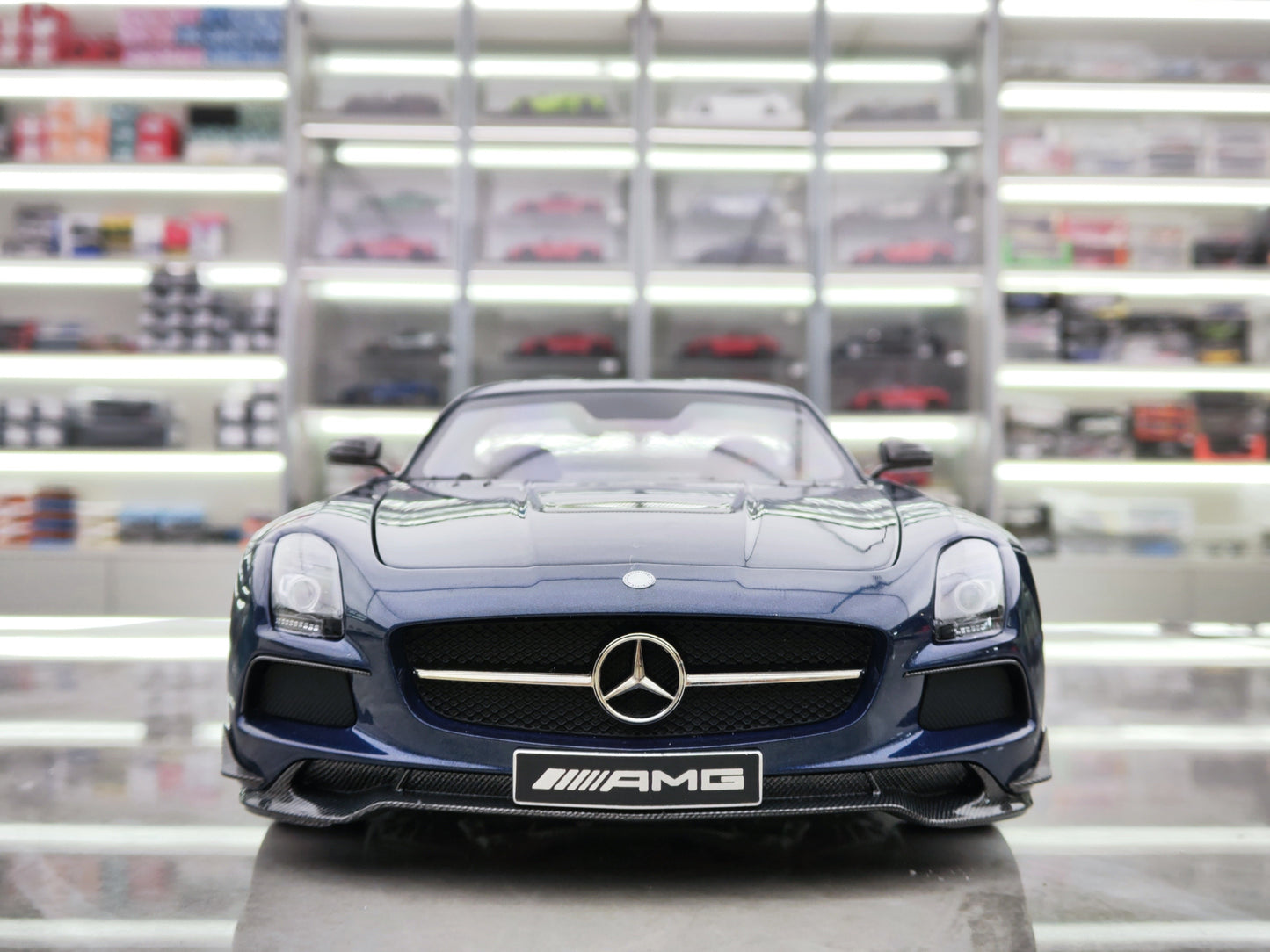 Minichamps 1/18 Mercedes-Benz SLS Metallic Blue Alloy Car Model 110033026