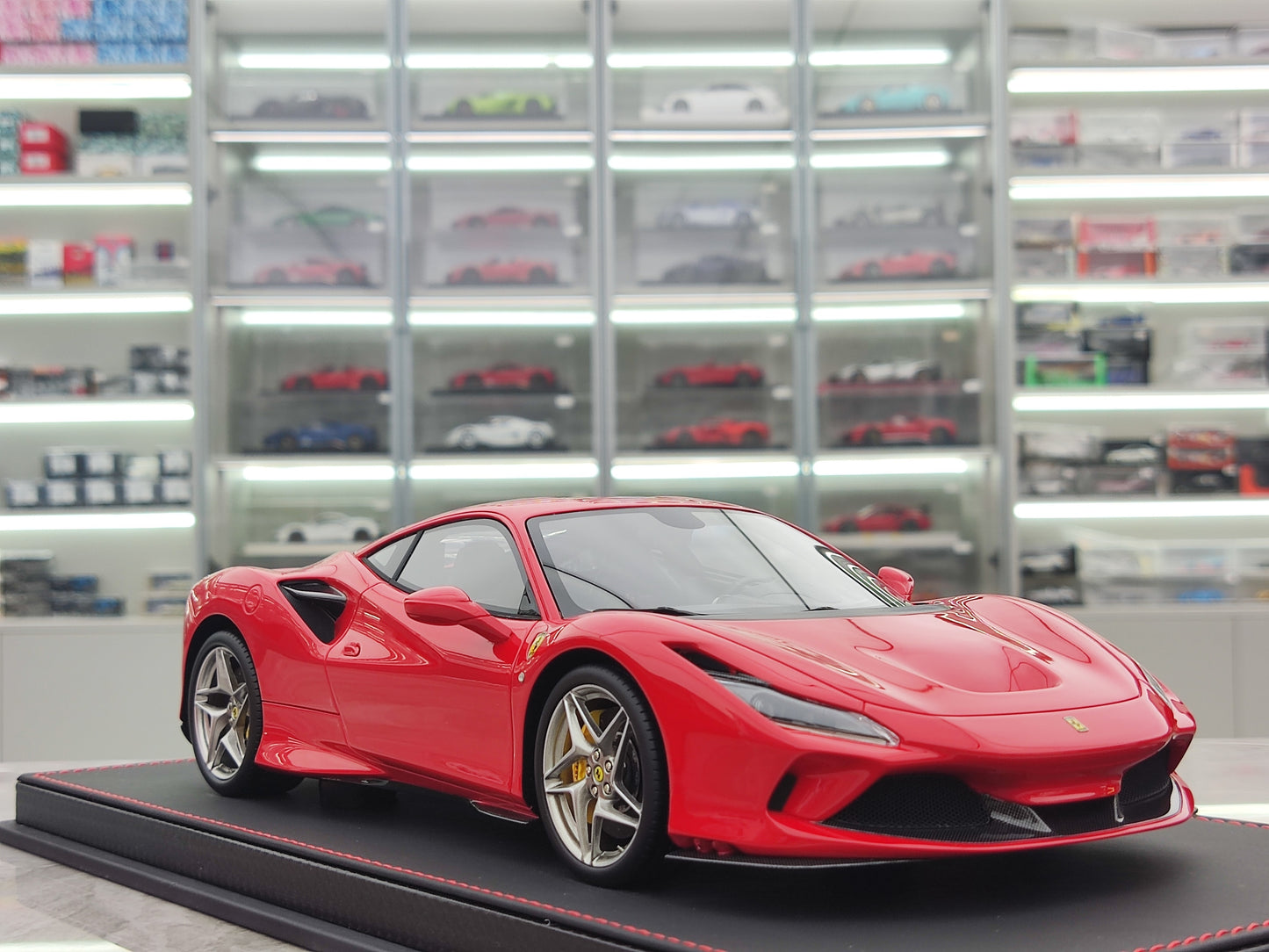BBR 1/18 Ferrari F8 Standard Red Limited Edition Simulation Model Car P18171A1-25