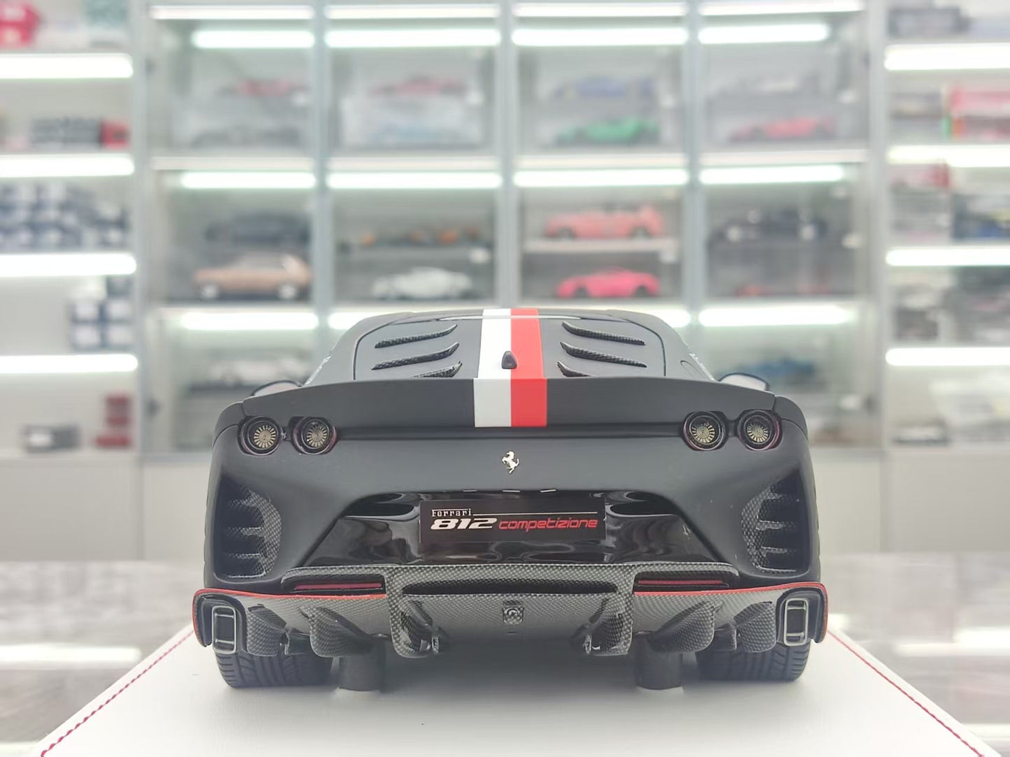 TE 1/18 Ferrari 812 Competizione Matte Black JS-TE005