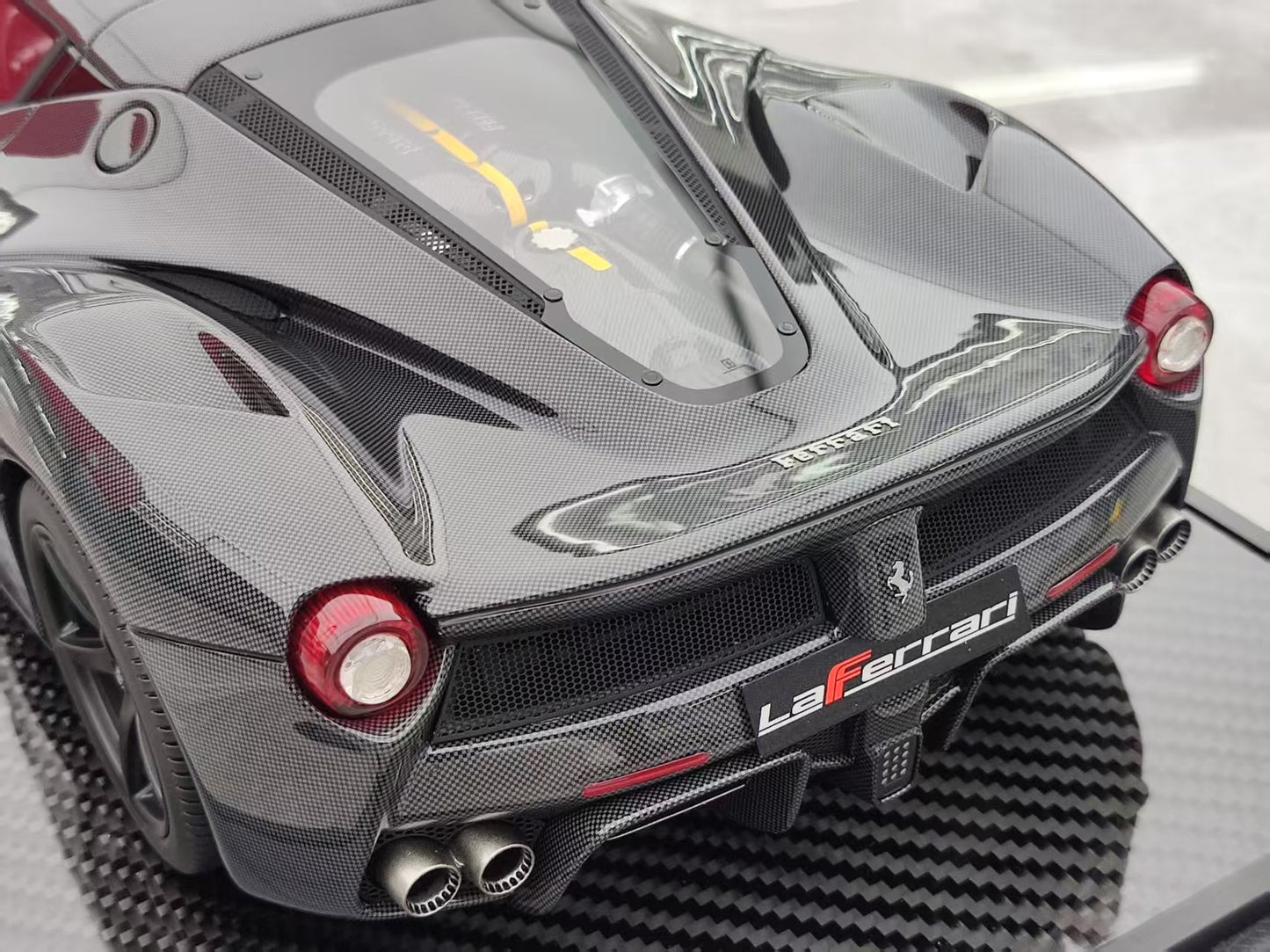 BBR 1/12 Ferrari LaFerrari Gloss Black Carbon Fiber BBR1222FC-25