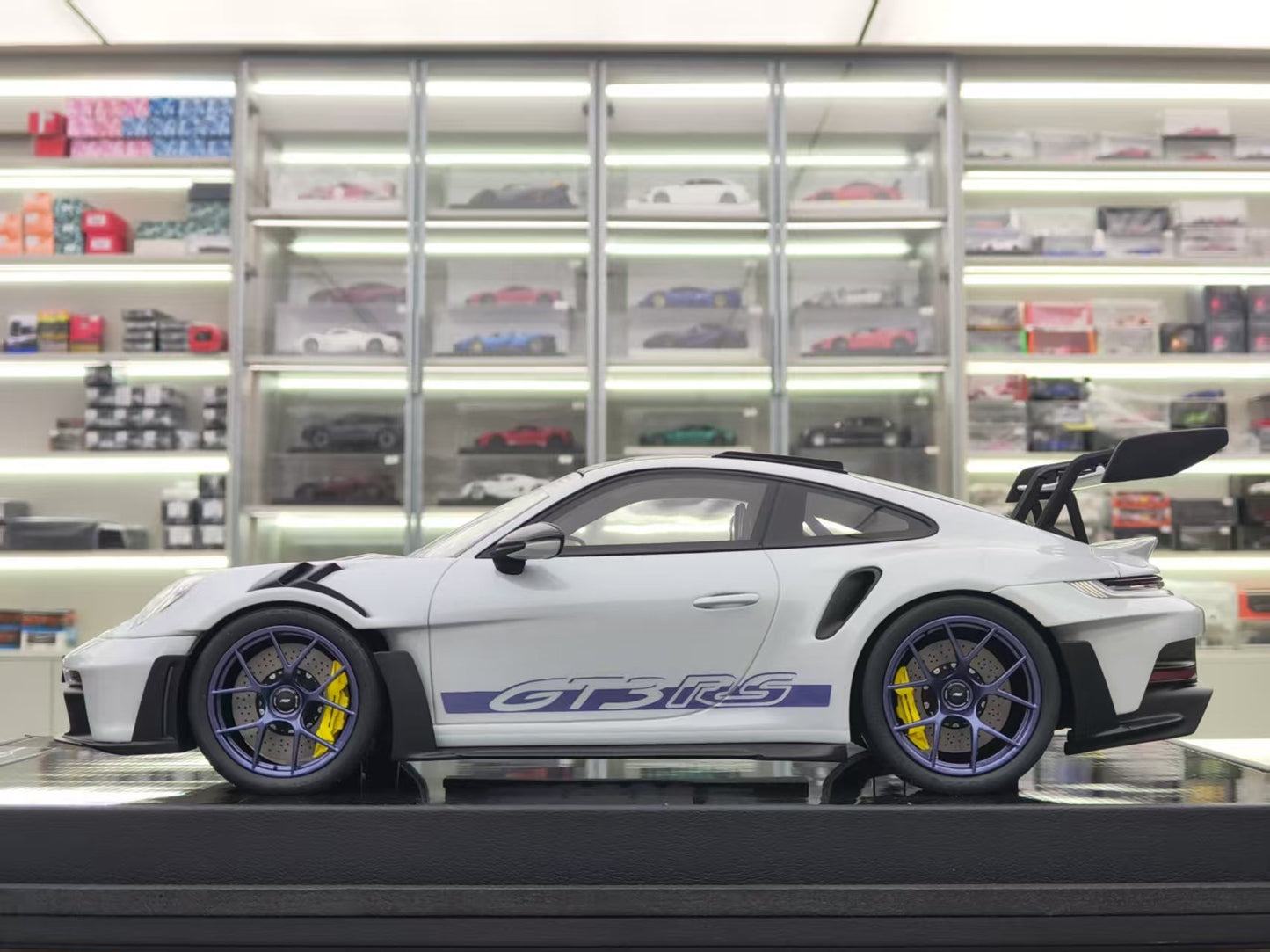TIMOTHY&PIERRE 1/18 Porsche 992 GT3RS Lap Blue Limited Edition Car Model TP183