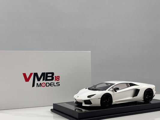 VMB 1/18 Lamborghini Aventador LP700-4 White VMB065