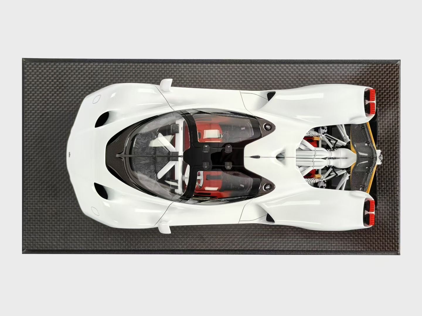 Frontiart 1/18 Nilu27 White Limited Edition Simulated Model Car