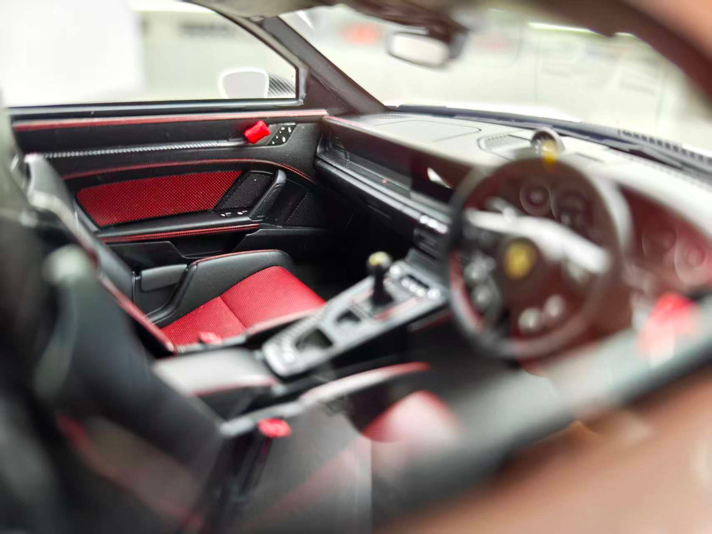 FuelMe 1/18 Porsche 992 GT3RS Carrera Red FM18010LM-04