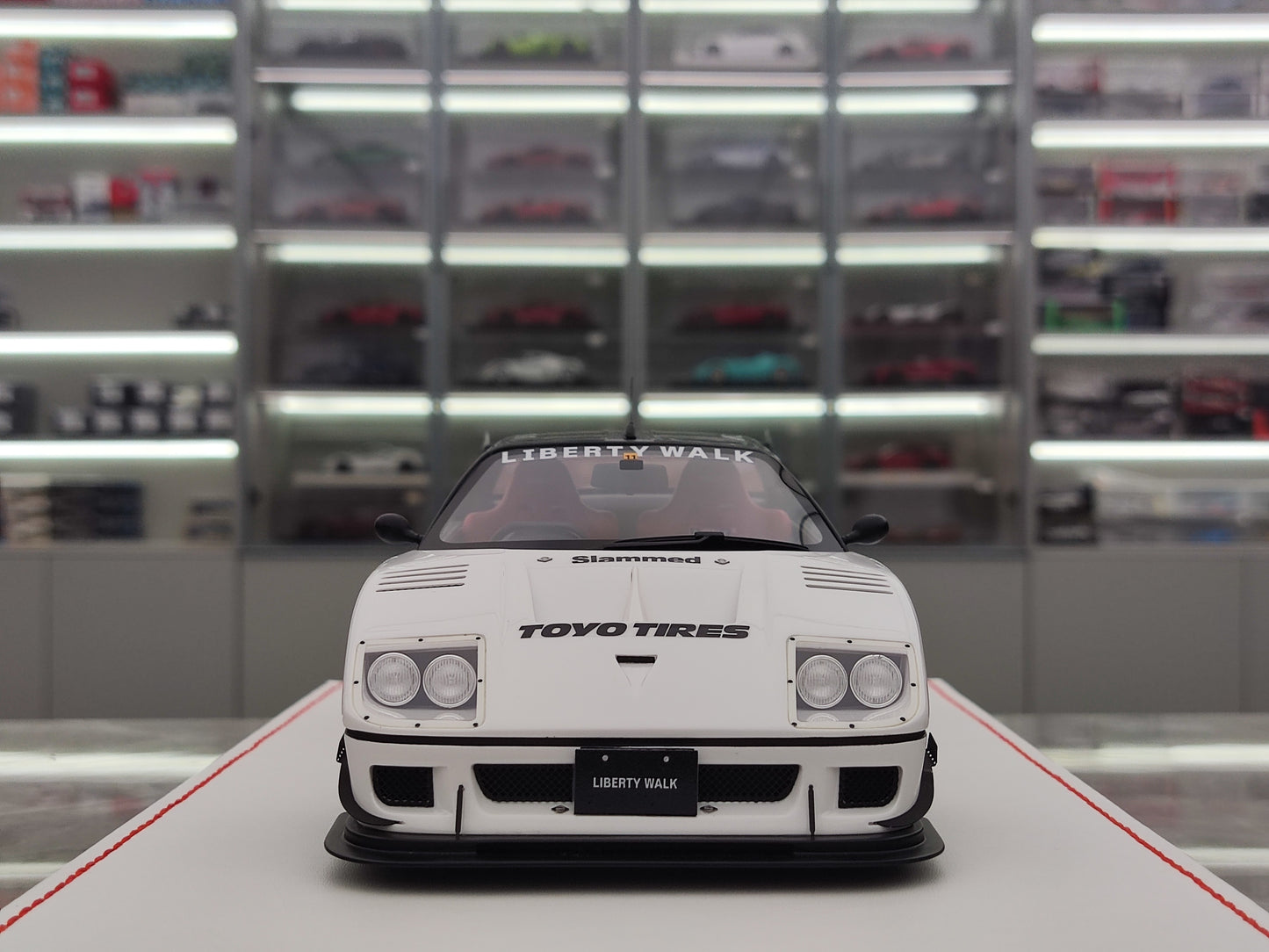 RUNNER 1/18 Ferrari F40 AZ-1 White Limited Edition Model Car JM-RNR017