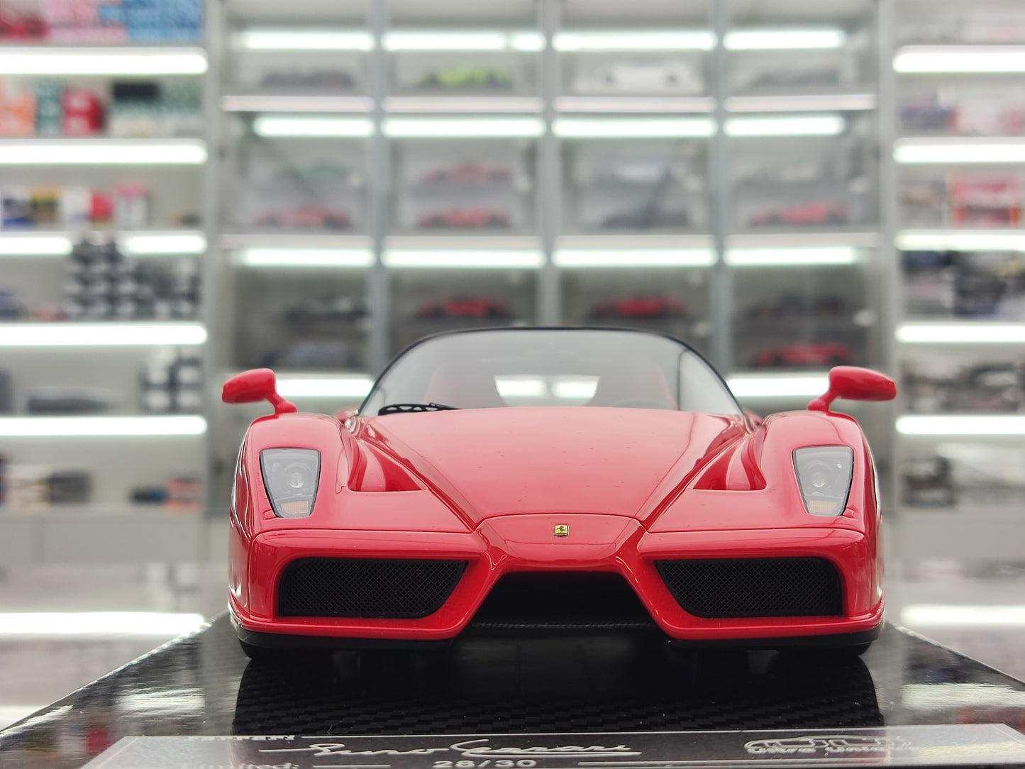 UU 1/18 Ferrari Enzo Standard Red Car Model Decoration JS-UU005