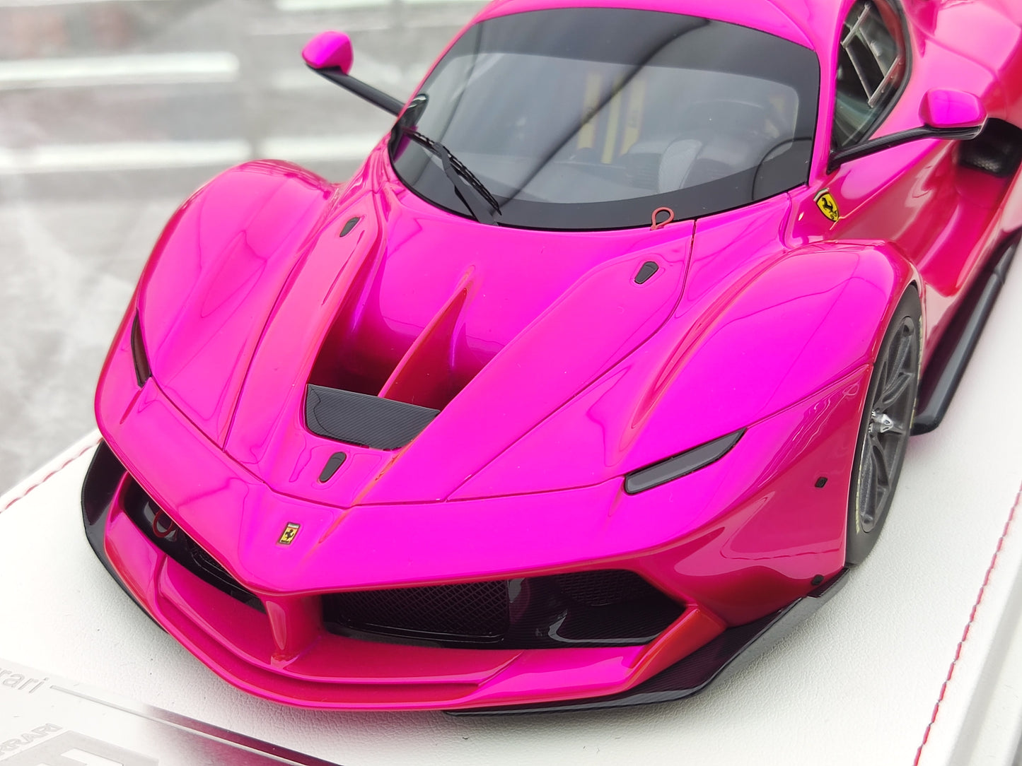 CE 1/18 Ferrari FXXK Electric Pink Simulation Car Model JS-CE011