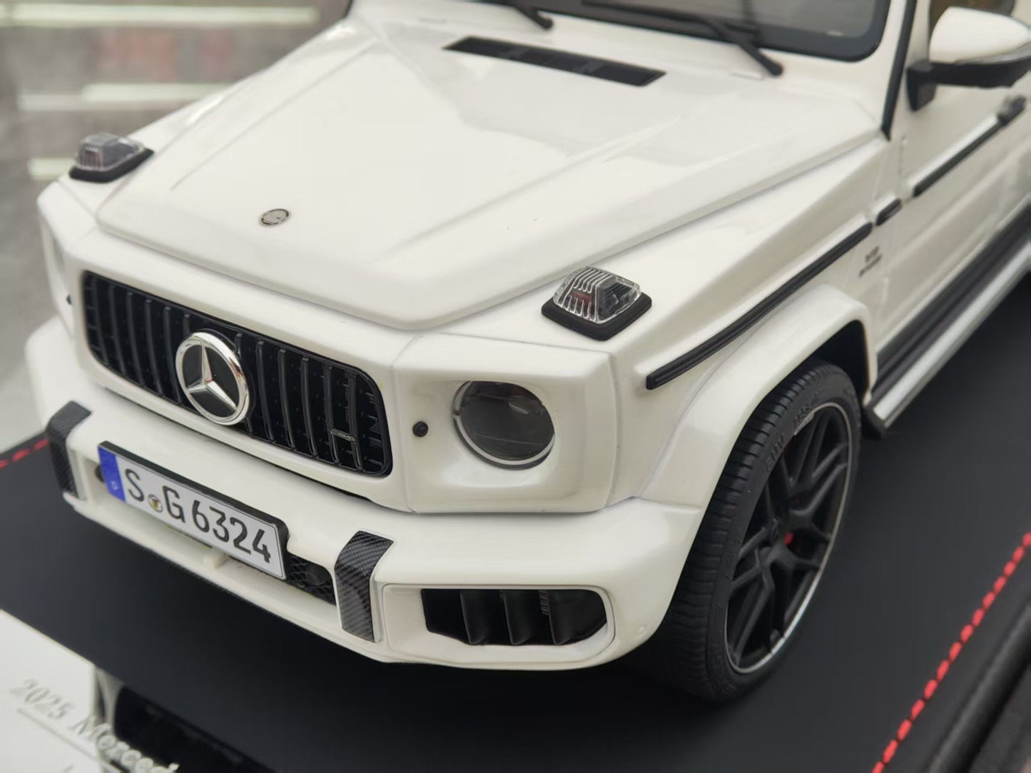 BBA MODEL 1/18 Mercedes-Benz G63 AMG White Resin Model Car BBA020
