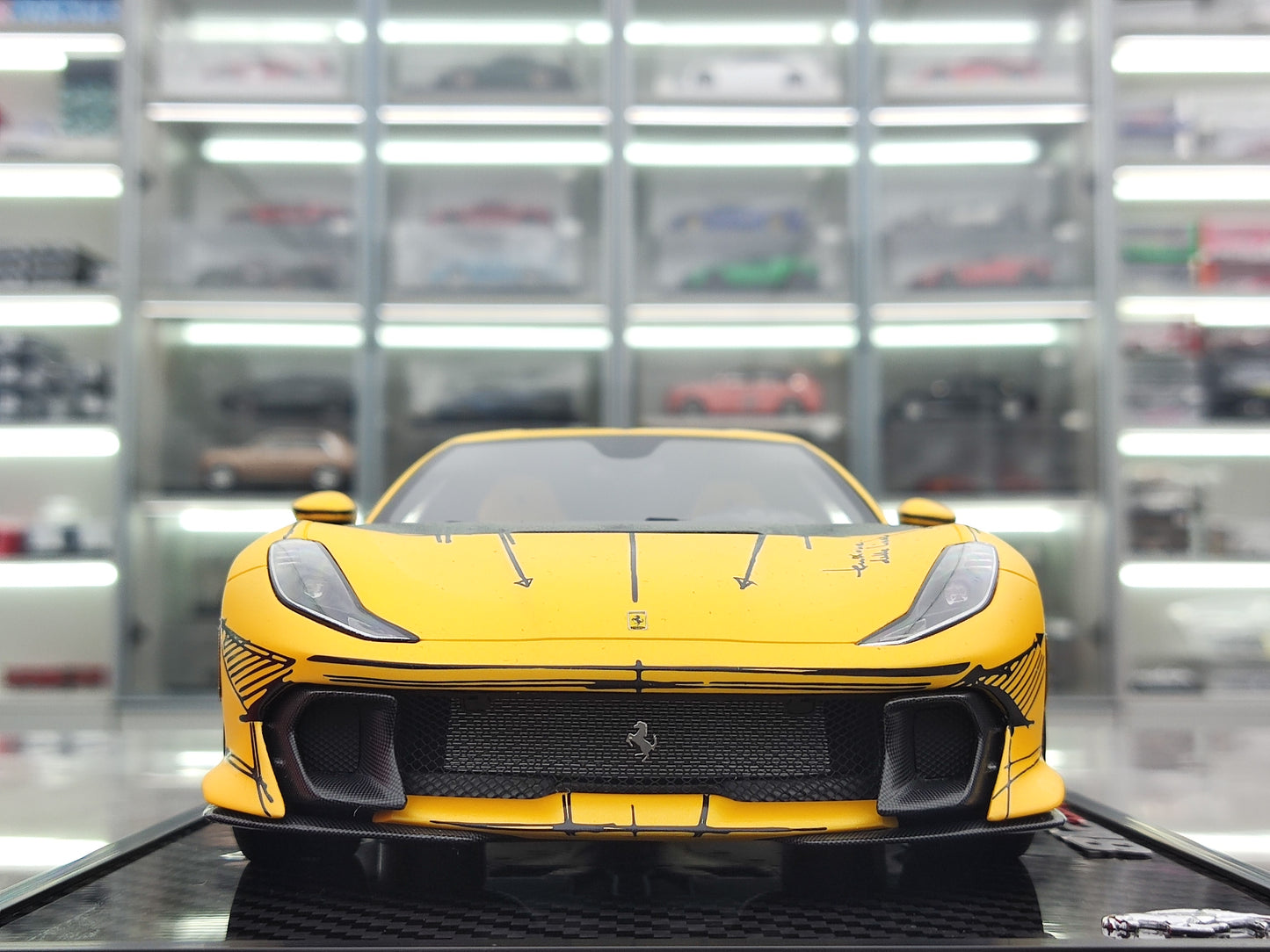 BBR 1/18 Ferrari 812 Corpetizione Yellow Suitcase Edition P18207ARTCH1