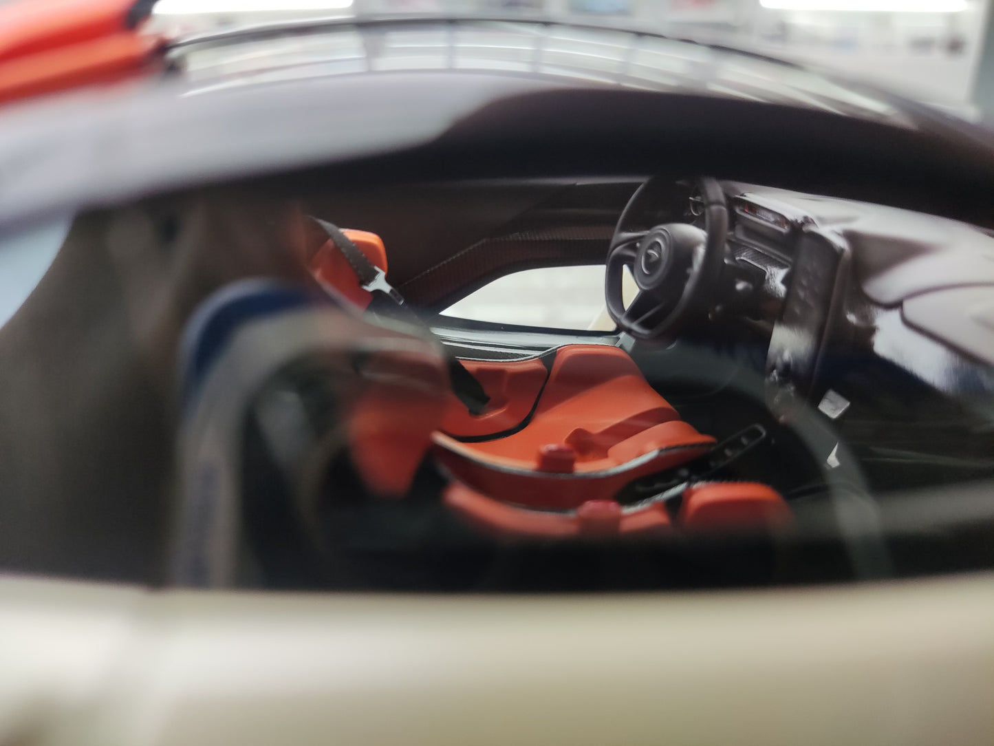 IVY 1/18 McLaren Senna Off-White Resin Car Model JS-IVY001