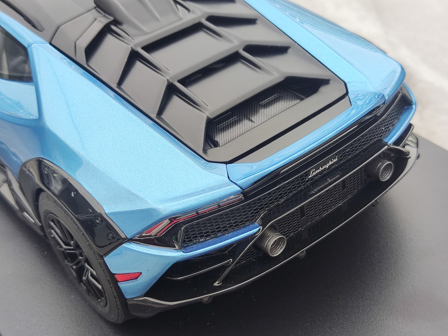 TOPSPEED 1/18 Lamborghini Huracan Sterrato blue model car TS0609