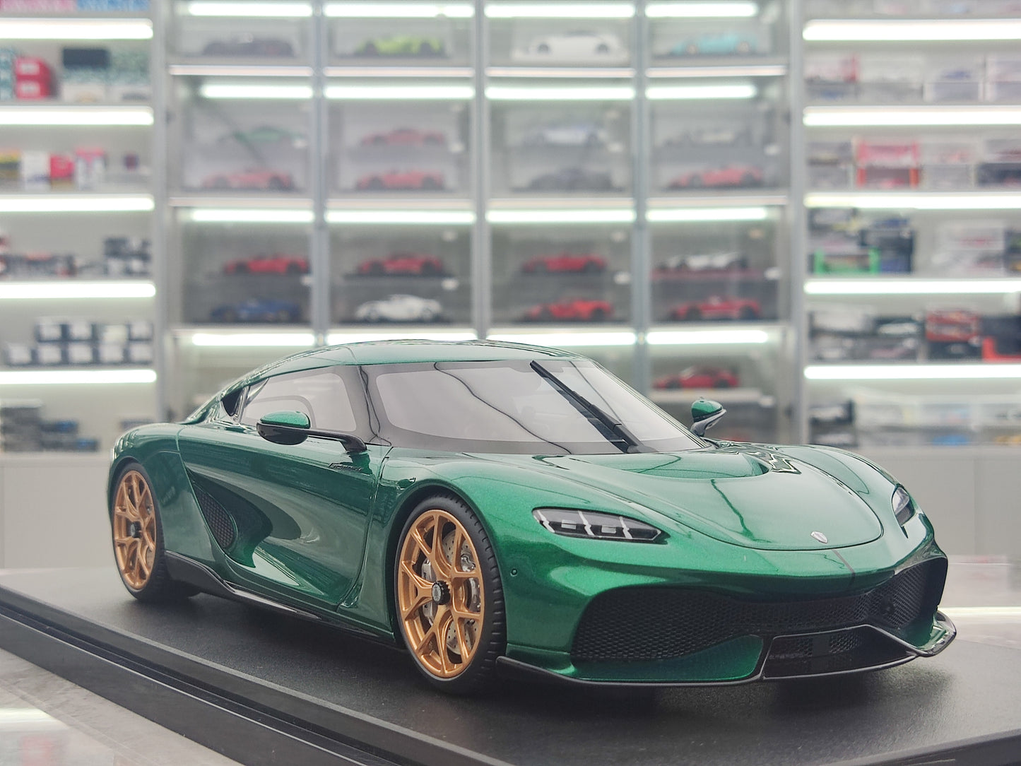 GT Spirit 1/18 Koenigsegg GEMERA RACING Verda Simulada Modelaŭto GT888