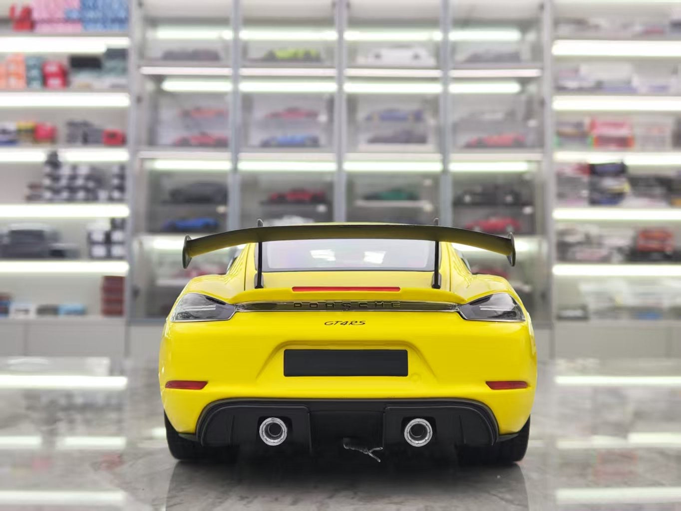 MINICHAMPS 1/18 Porsche 718 GT4RS Yellow Alloy Car Model 110062124