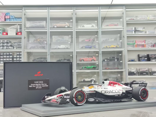 Spark 1/18 Oracle F1 RB21 2025 Japanese GP Winner #1 Verstappen White 18S1004