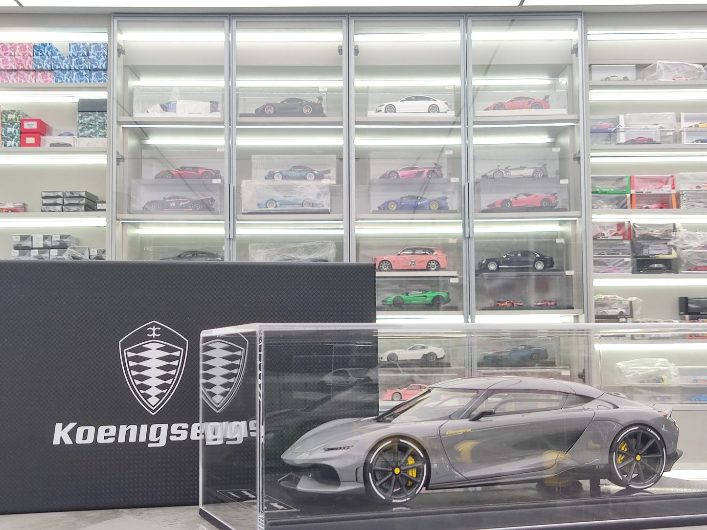 FRONTIART 1/18 Koenigsegg Gemera Grey FA027
