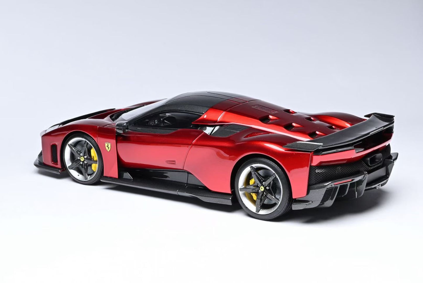 HERMES COLLECTION 1/18 Ferrari F80 Limited Edition Car Model