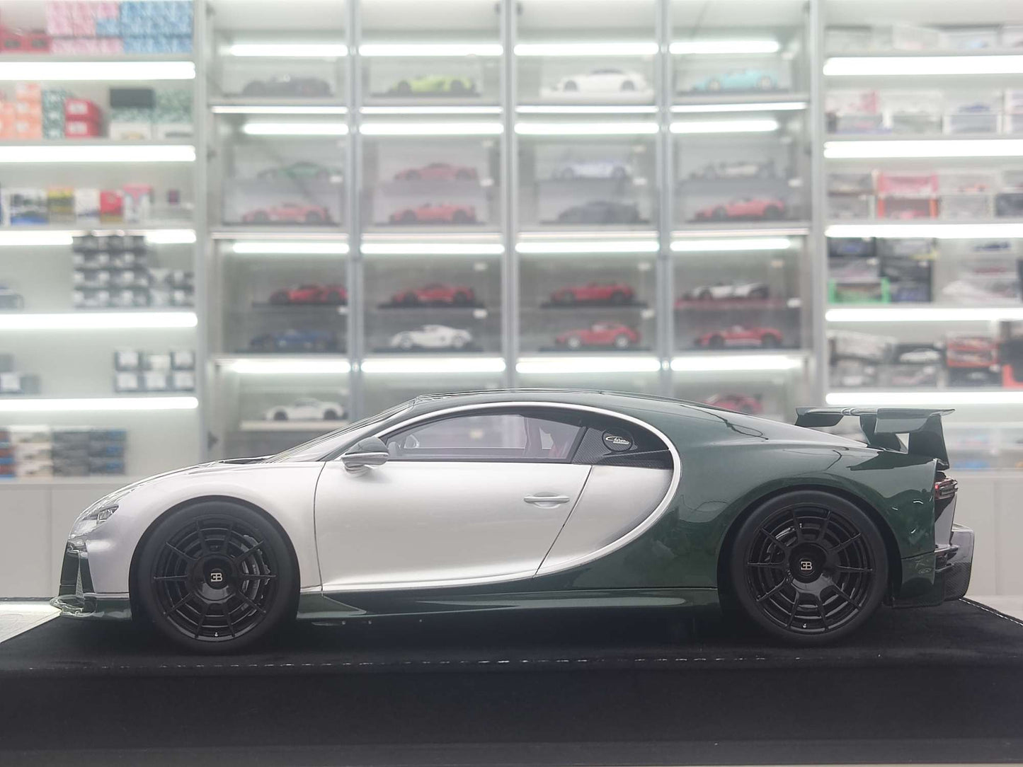 HH Model 1/18 Bugatti Chiron Pur Sport Green Rhapsody HH459