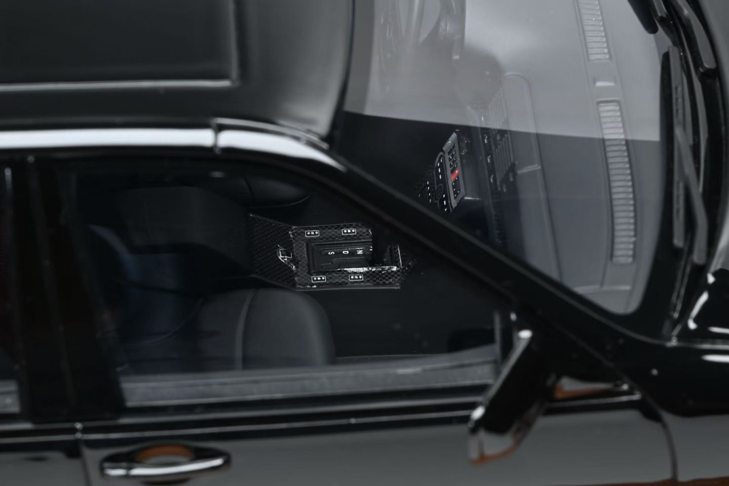 Vehicle Art 1/18 Mercedes-Benz BRABUS W140