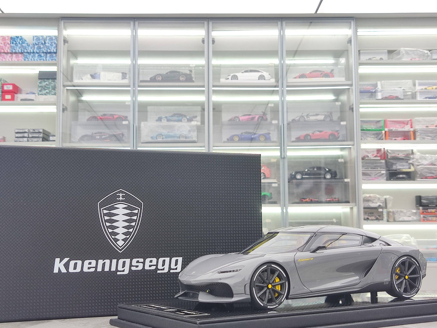 FRONTIART 1/18 Koenigsegg Gemera Grey FA027