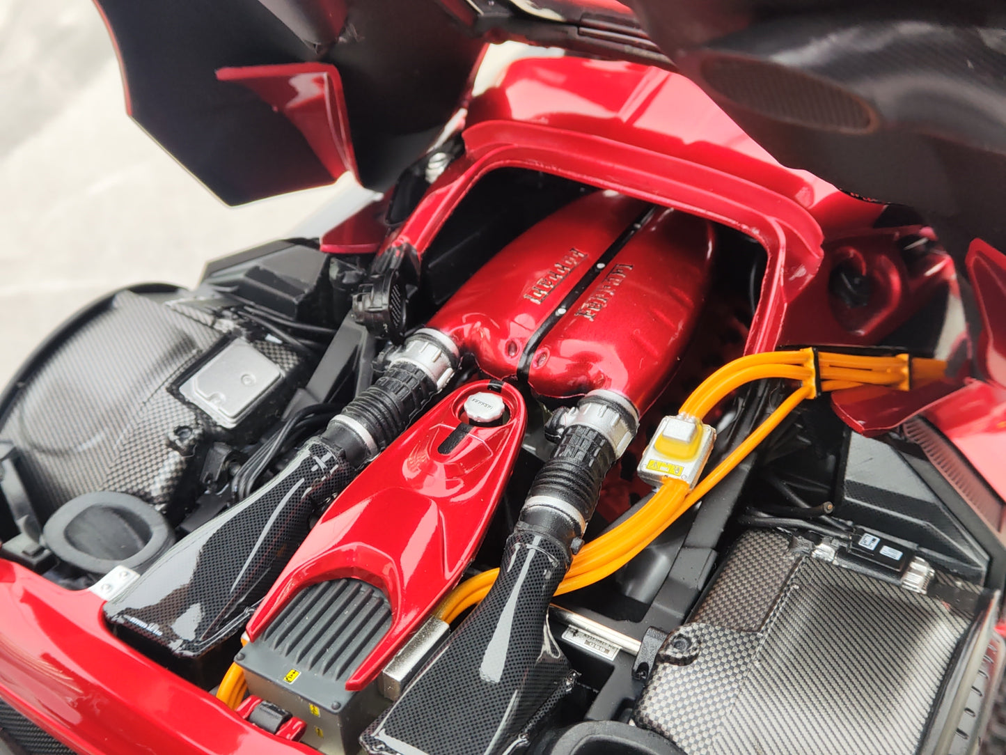 BBR 1/18 Ferrari LaFerrari Hamilton with base alloy car model BBR1822H8CH1