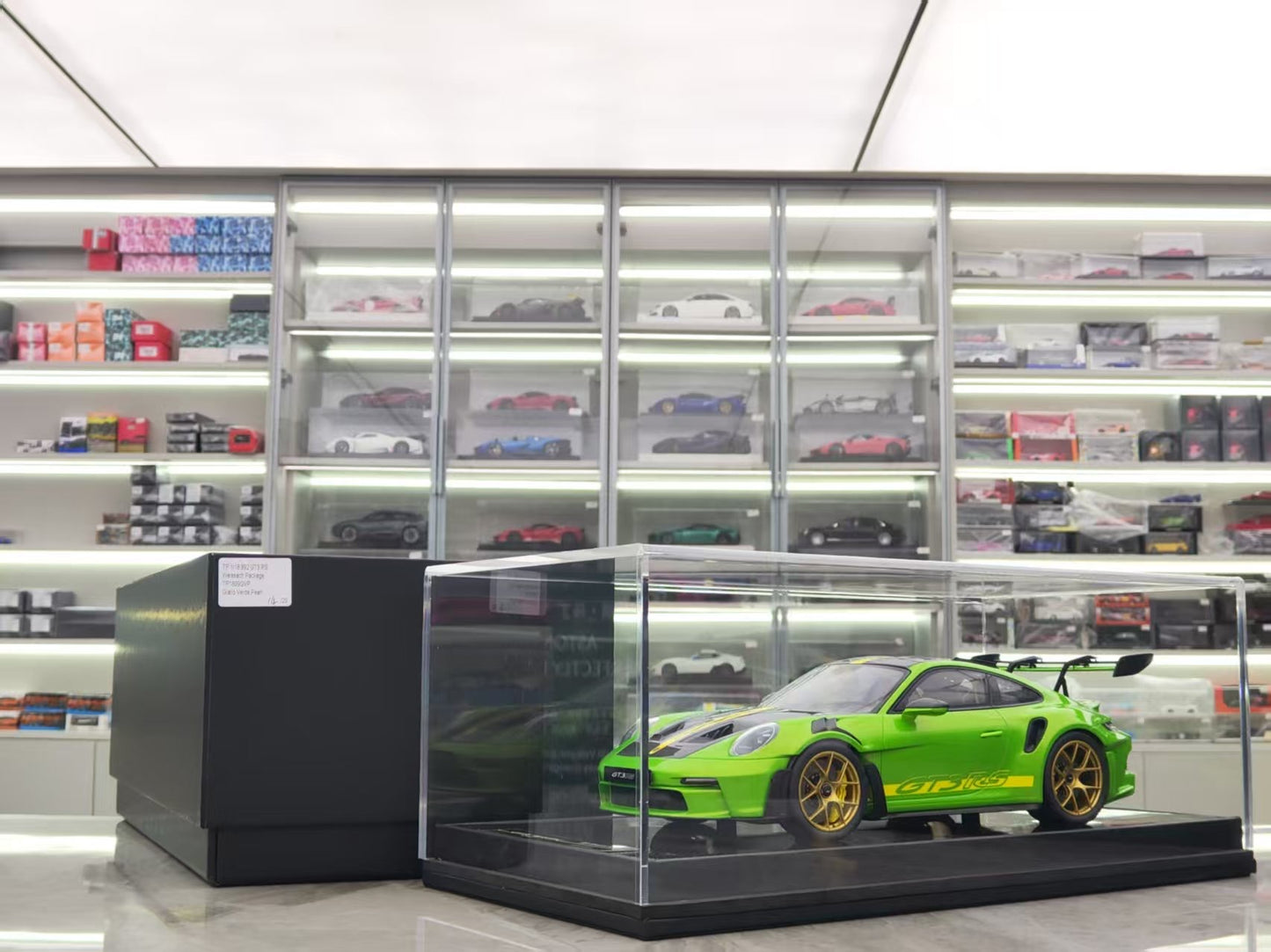 TIMOTHY&PIERRE 1/18 Porsche 992 GT3RS Green Limited Edition Car Model TP182