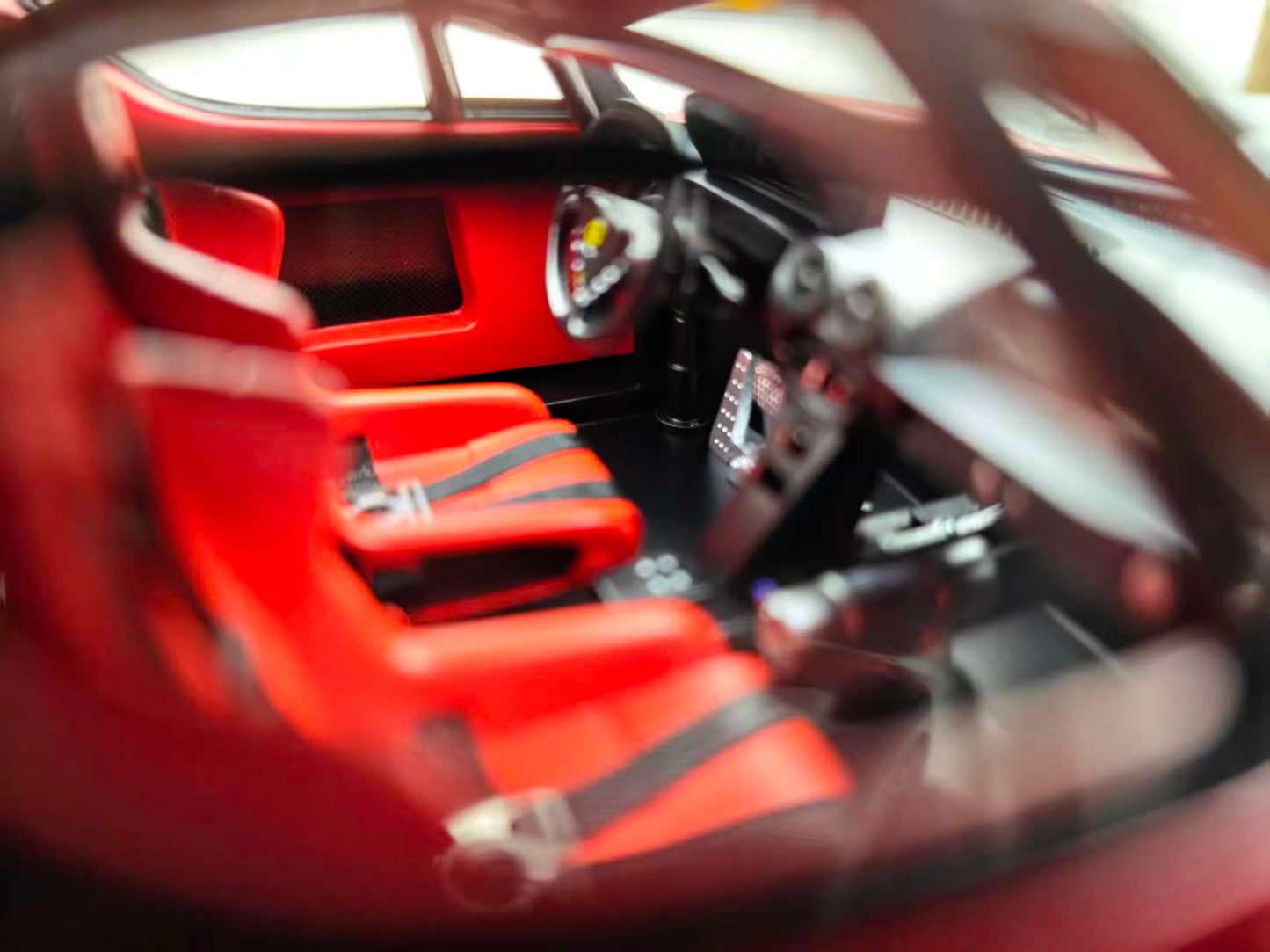 HH Model 1/18 Ferrari FXX Volcano Red HH547