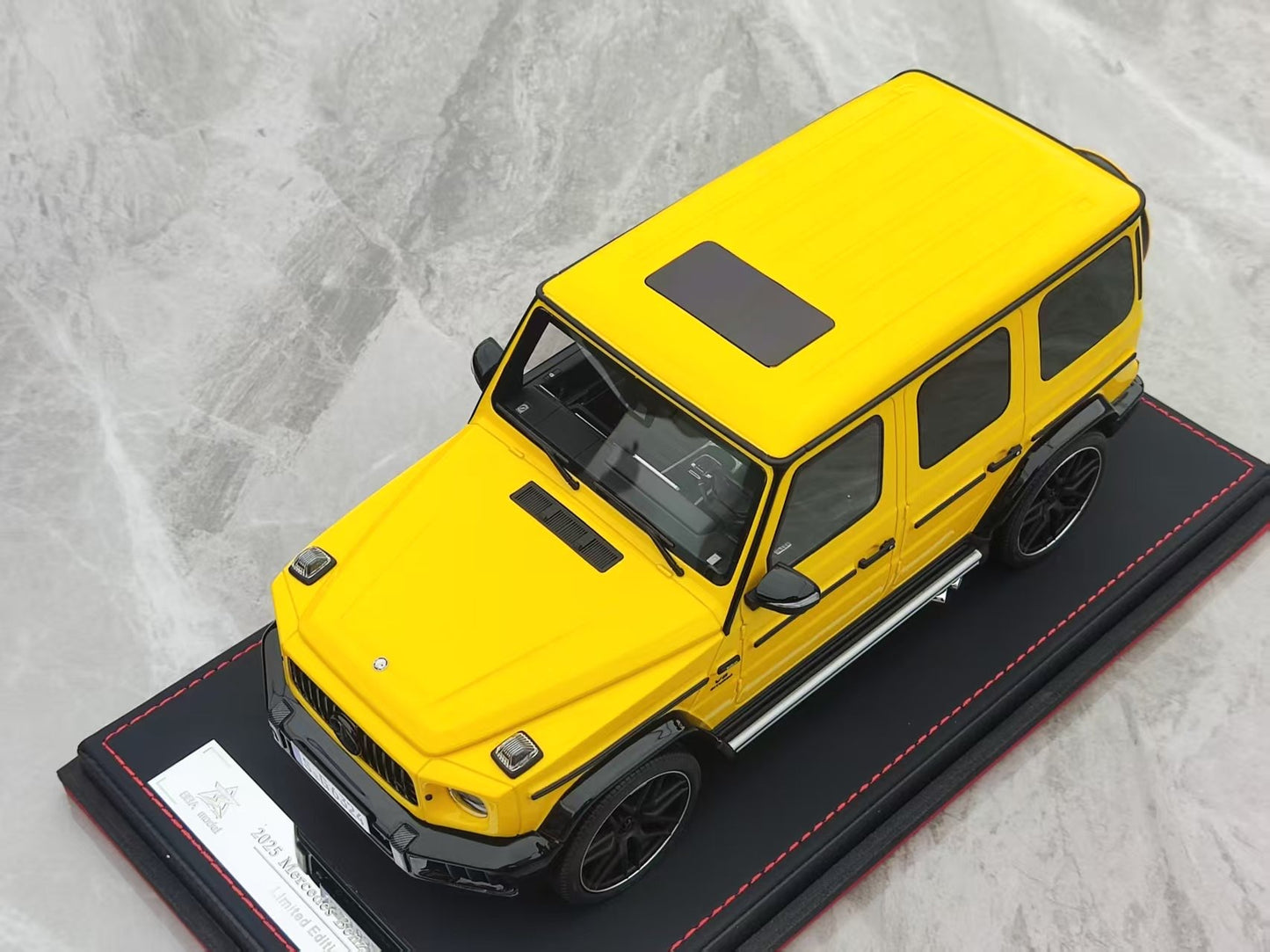 BBA MODEL 1/18 Mercedes-Benz G63 AMG Yellow Model Car BBA027