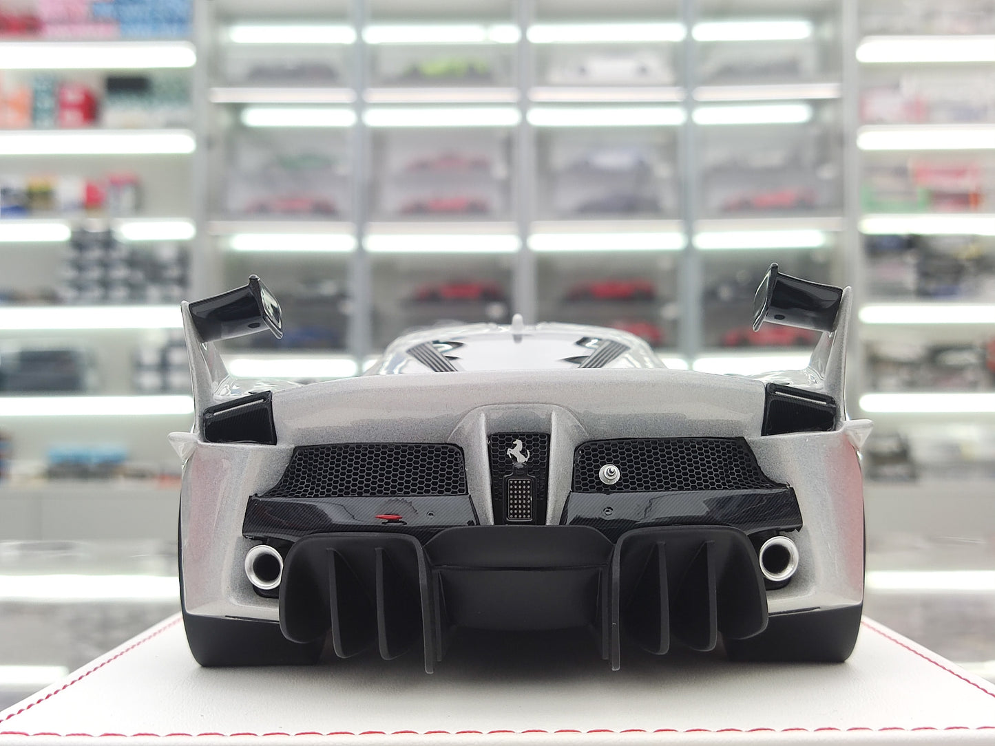CE 1/18 Ferrari FXXK Iridescent Silver Model Car JS-CE010