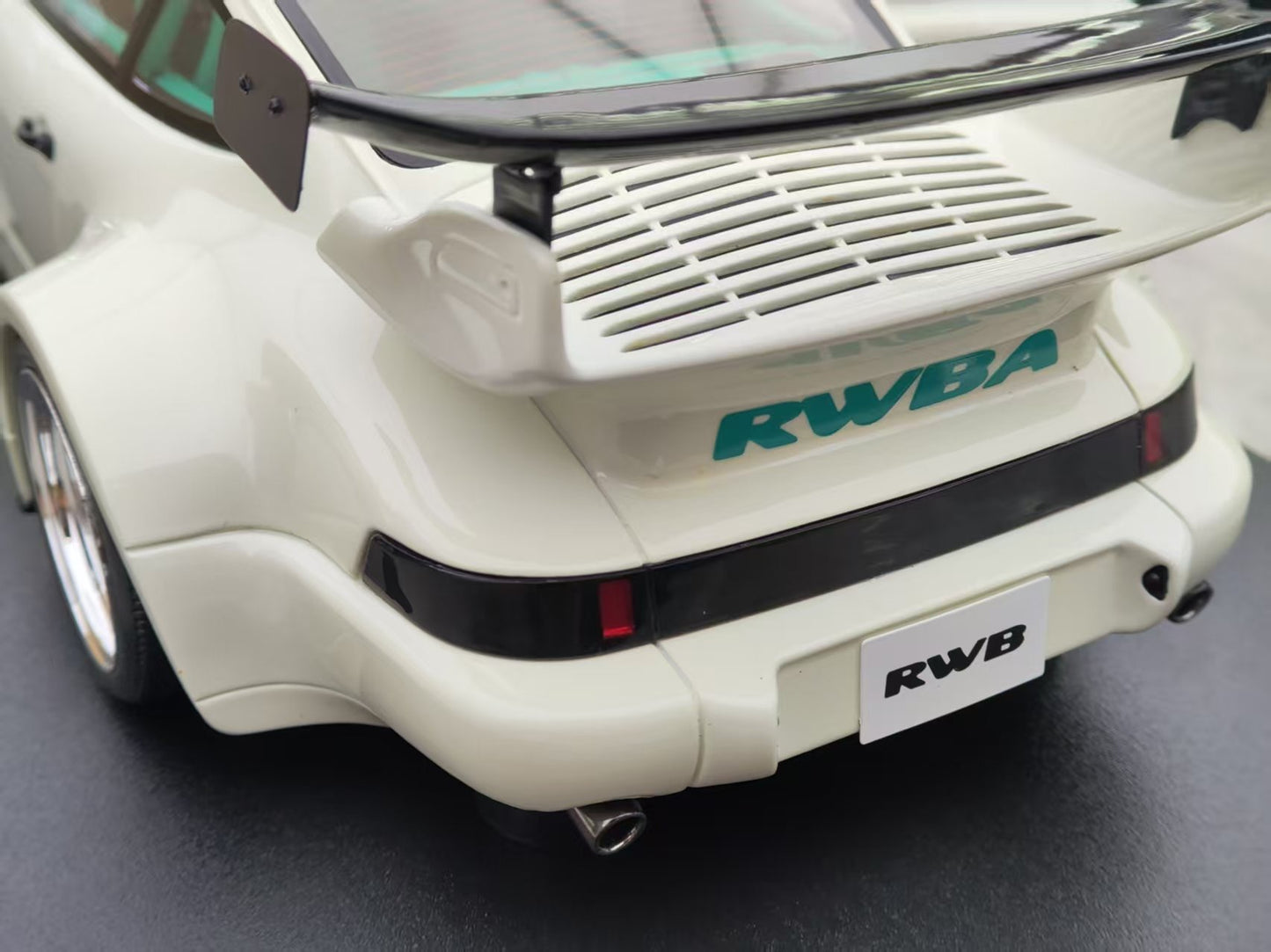 GT SPIRIT 1/18 Porsche RWB Car Model GT506