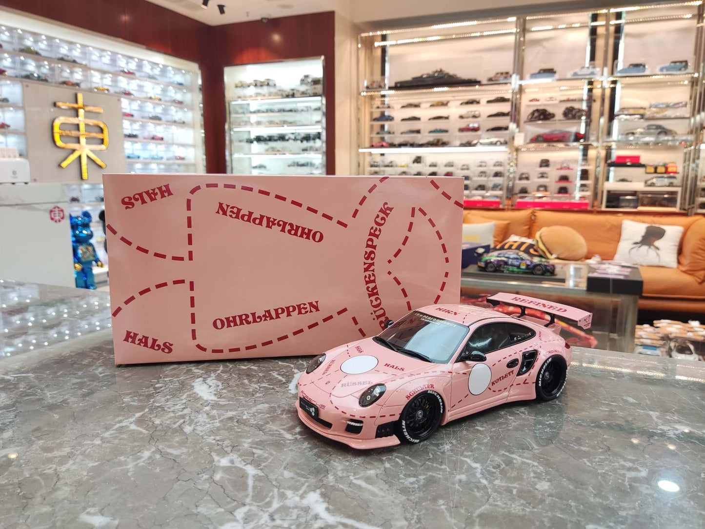 GT Spirit 1/18 Porsche 911 (997) LBWK "Pink Pig" CLDC020