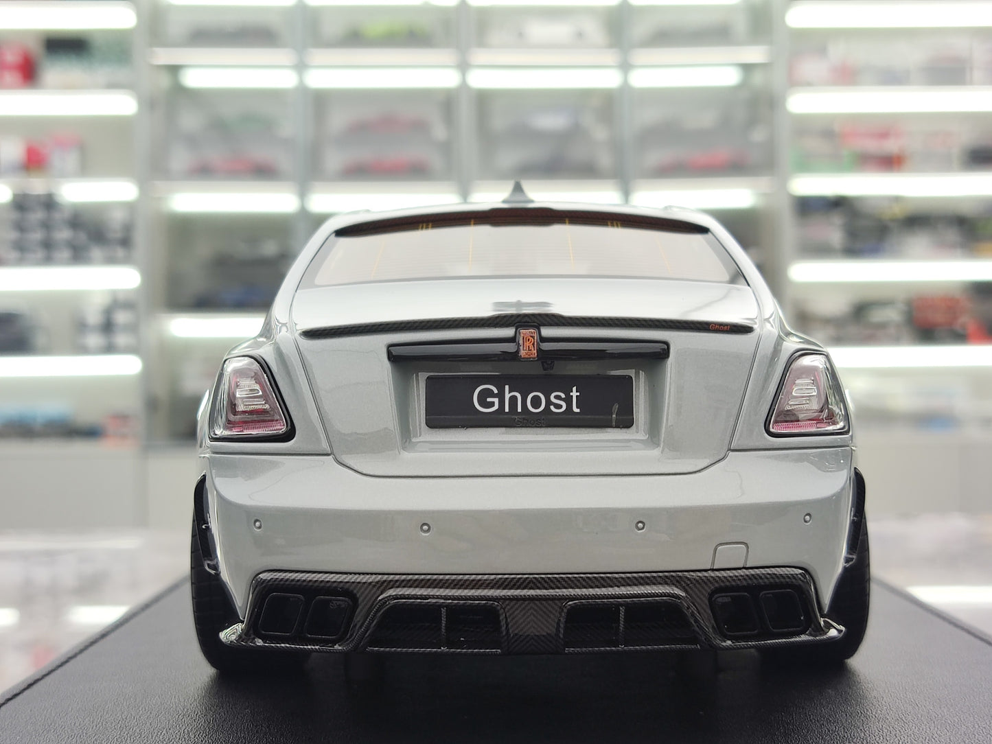 VMB 1/18 Rolls-Royce Ghost Grey Carbon Hood Resin Model JS-VMB003