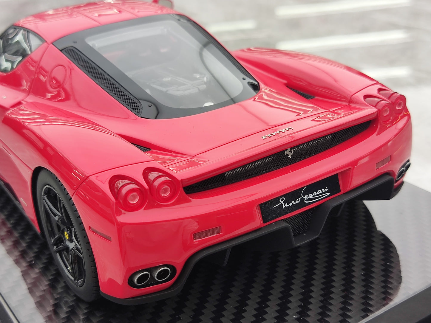 UU 1/18 Ferrari Enzo Standard Red Car Model Decoration JS-UU005