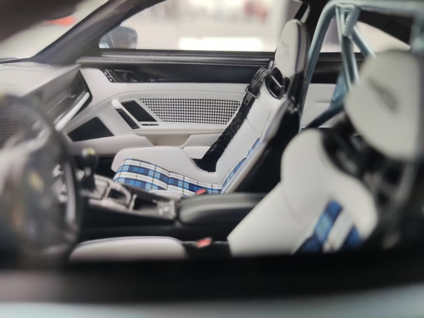 TIMOTHY&PIERRE 1/18 Porsche 911 GT3 RS Sonderwunsch Ice Blue TP185