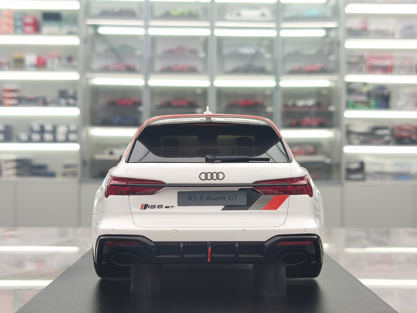 GT Spirit 1/18 Audi RS6 GT ARKONA White Simulation Model Car GT512