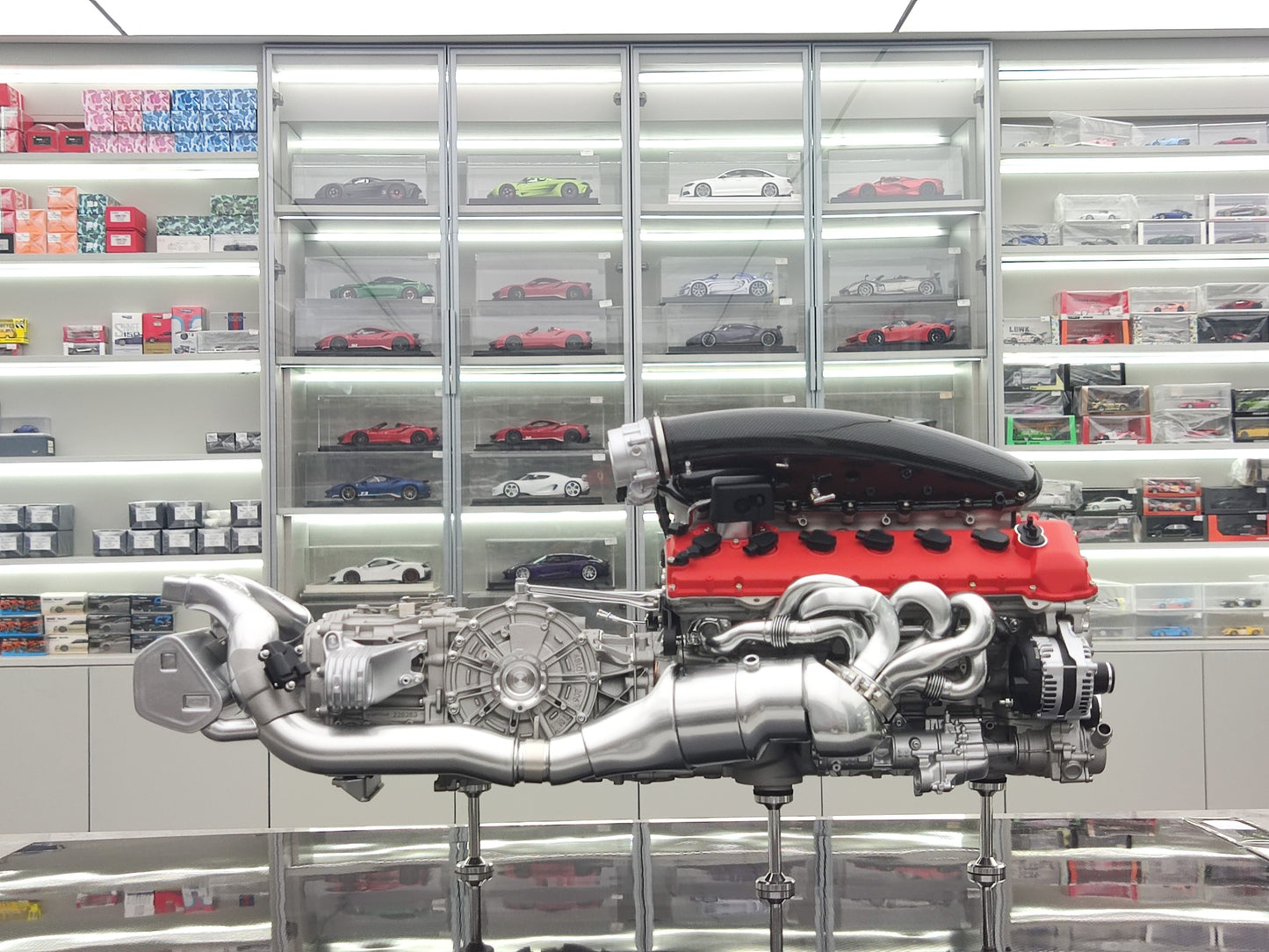 Amalgam 1/4 Ferrari Daytona SP3 engine and gearbox gray simulation model ornaments M6219-48