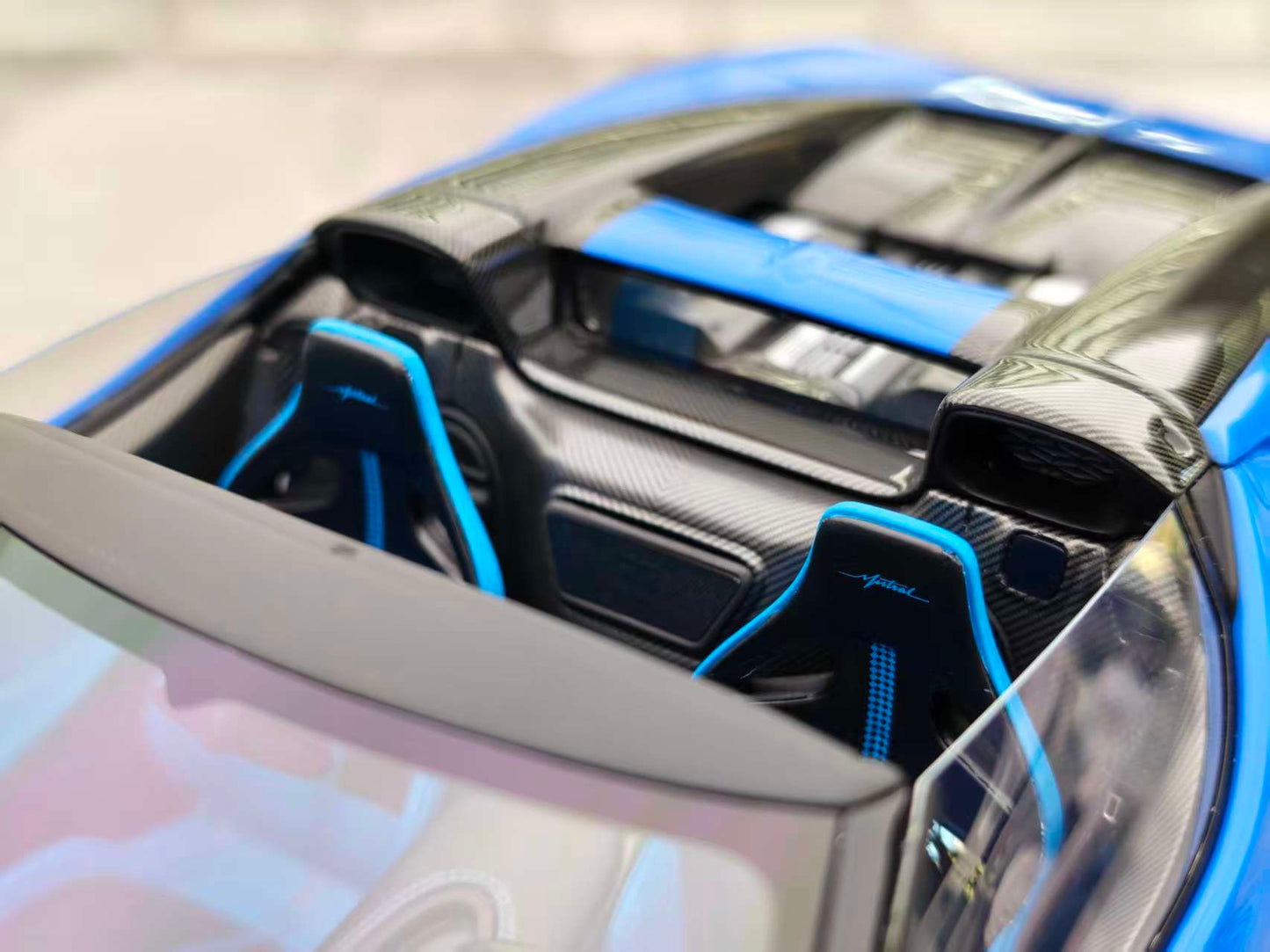 MR 1/18 Bugatti W16 Mistral, Blue, BUG015C