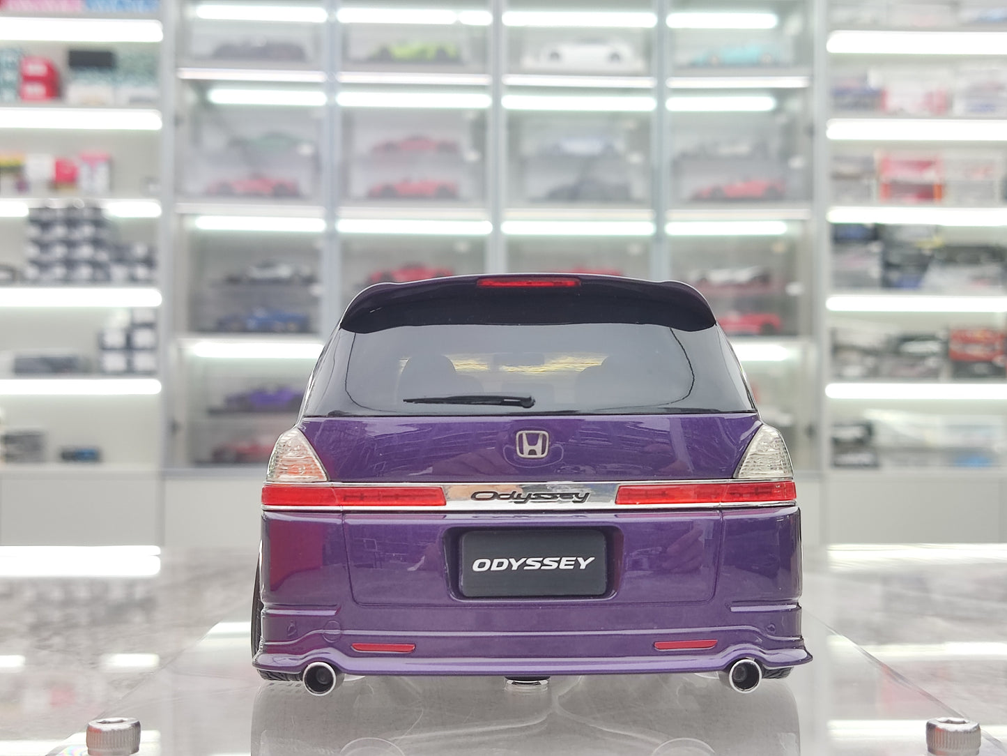 Focal Horizon 1/18 Honda Odyssey Simulation Resin Car Model Collection JM-SH001