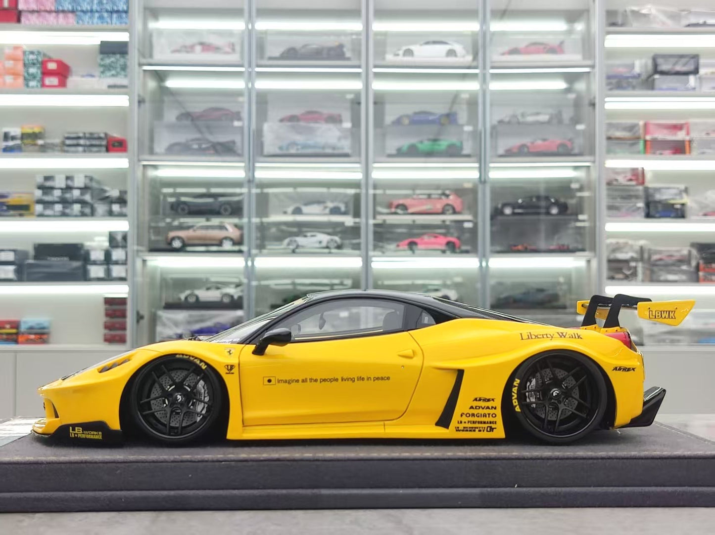 ARES MODEL 1/18 Ferrari 458 Yellow Model Car ARES011