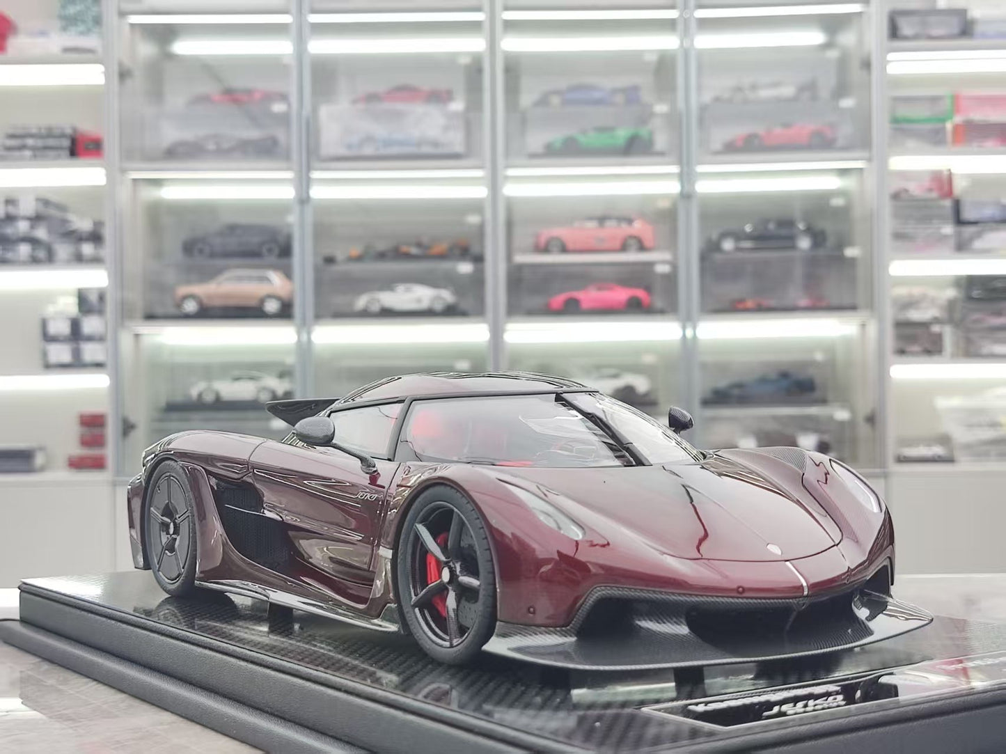 FRONTIART 1/18 Koenigsegg Jesko 7290 Absolut Red Carbon FA170
