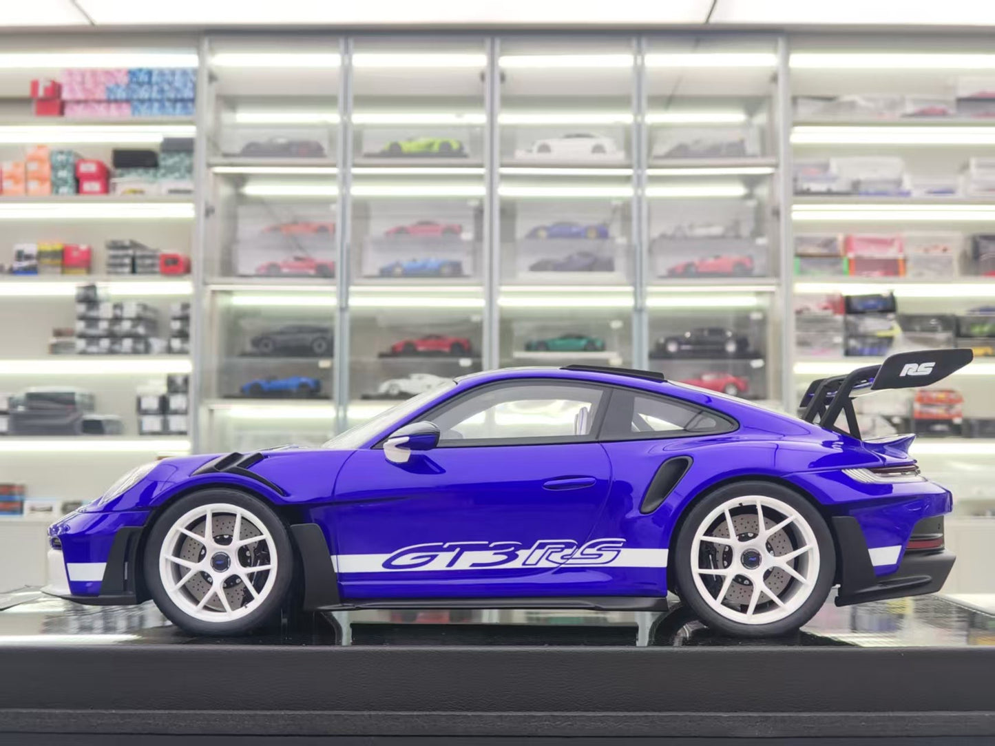 TIMOTHY&PIERRE 1/18 Porsche 992 GT3RS Blue Simulated Car Model TP179