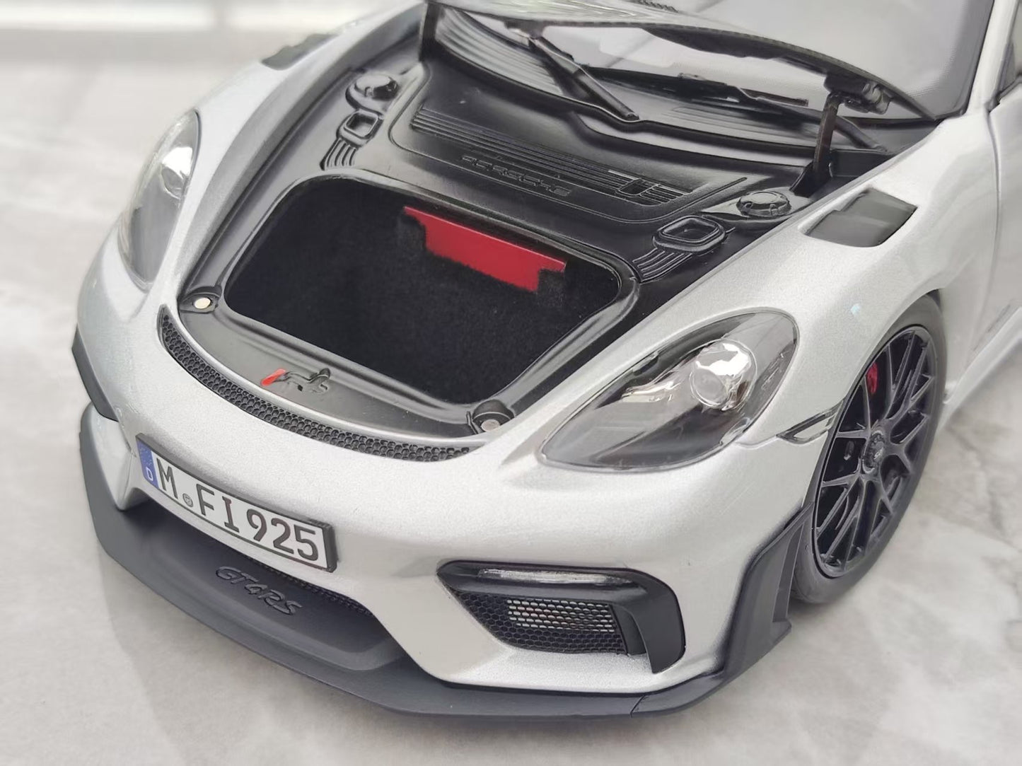 NOREV 1/18 Porsche Cayman GT4 RS Silver Carbon Cover Alloy Car Model 187256