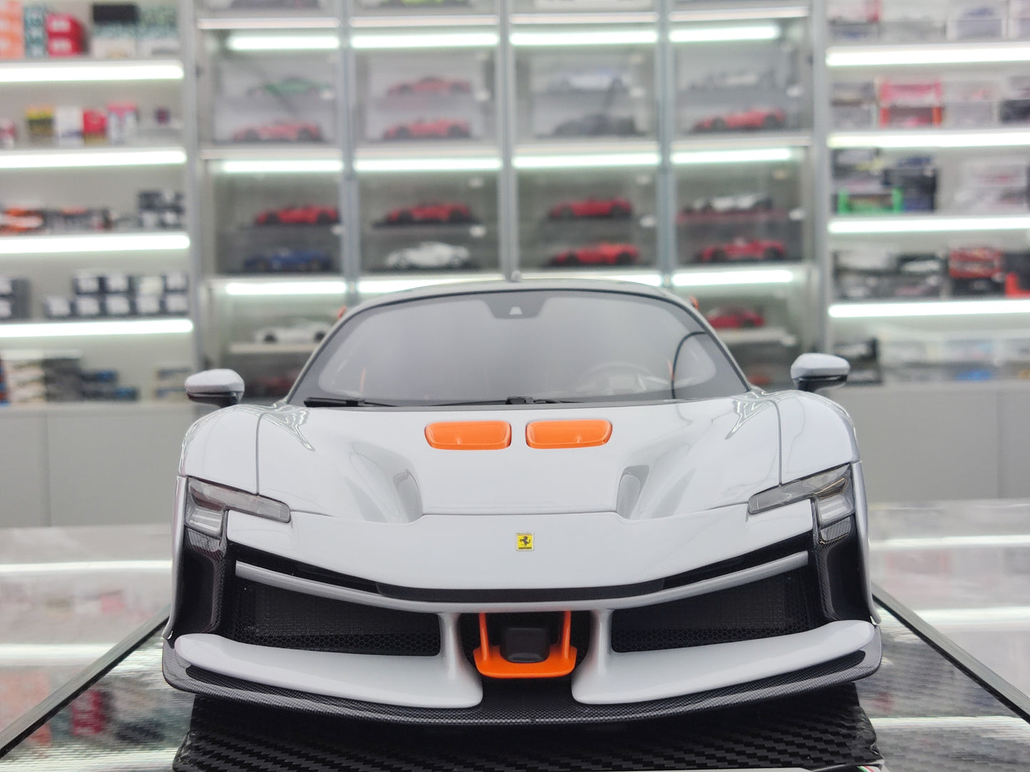 BBR 1/12 Ferrari SF90 XX Stradale Polar White Simulation Model Car Ornaments BBR1220A