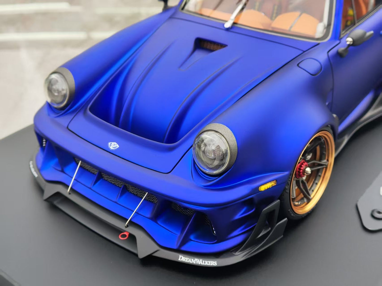 Dreamwallers 1/18 Porsche 911 Modified Blue Simulated Car Model C-D995-BS02