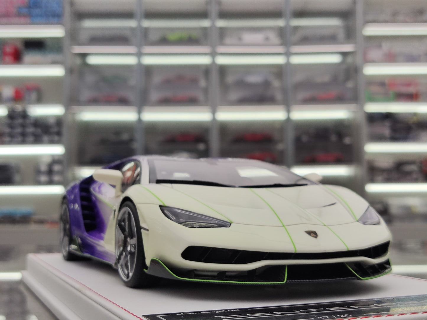 TE 1/18 Lamborghini Centenario Gradient Purple/Glow-in-the-Dark Green Resin Car Model JS-TE002